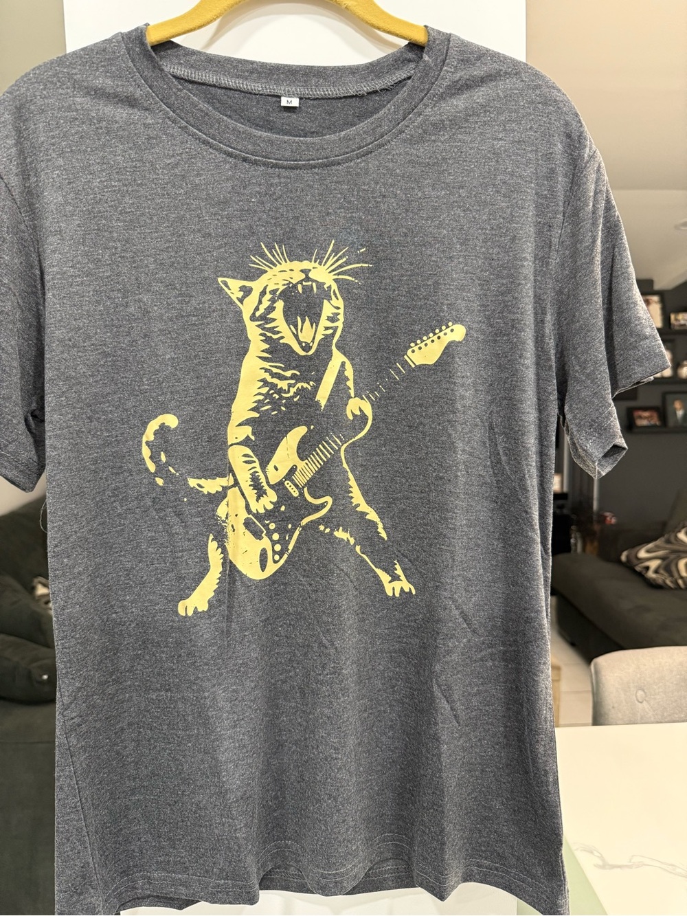 Cat Graphic T-Shirt -grey medium new